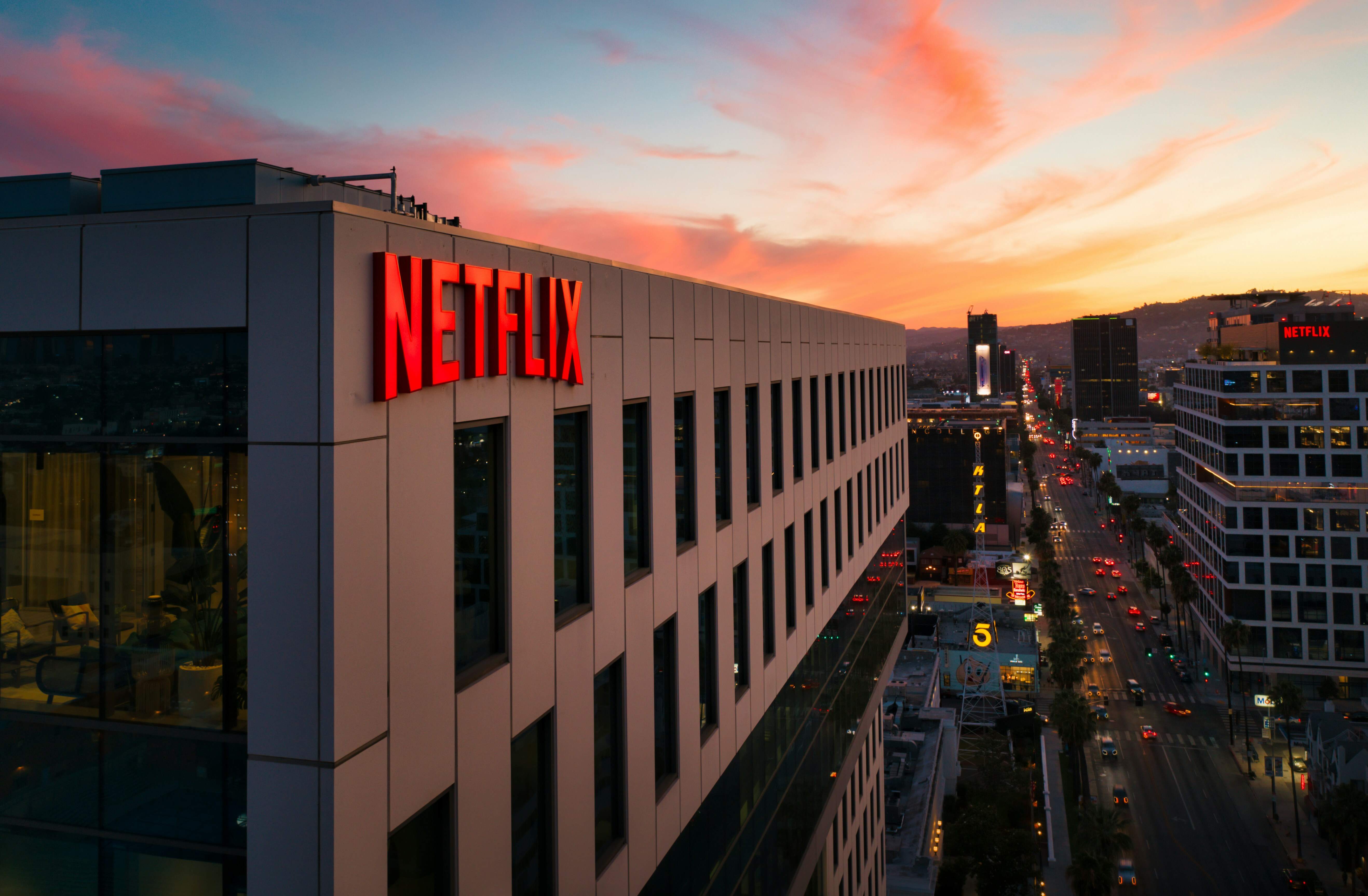 Netflix Notes 2026: How Streamers Force Faster Hooks & Simpler Arcs